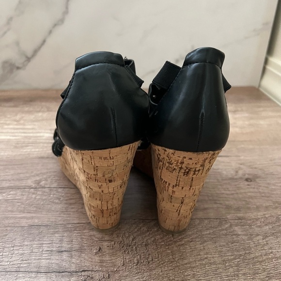 Steve Madden Strappy Leather Chunky Wedge Sandal - Picture 4 of 7